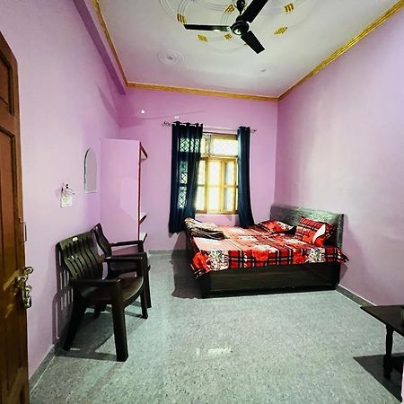 Gayatri Homestay Rudraprayāg Extérieur photo